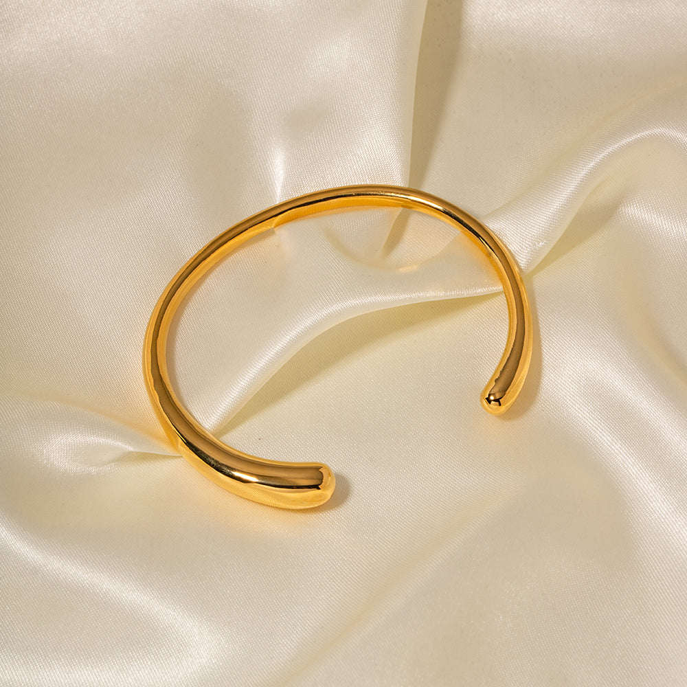 Solid Cuff