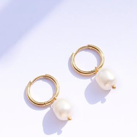 Drop Pearl Earring