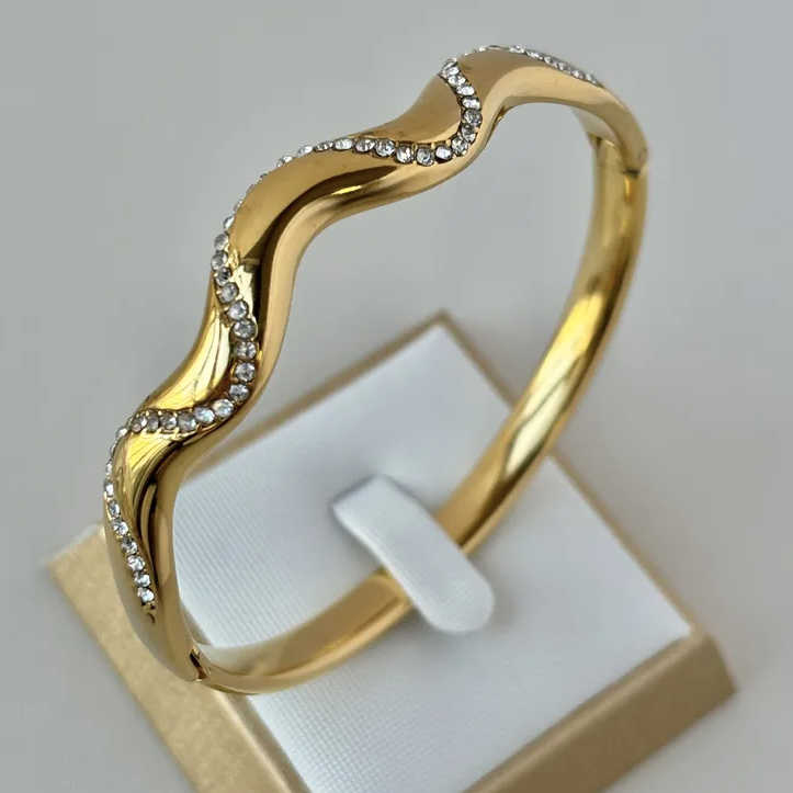 Wavy Bangle
